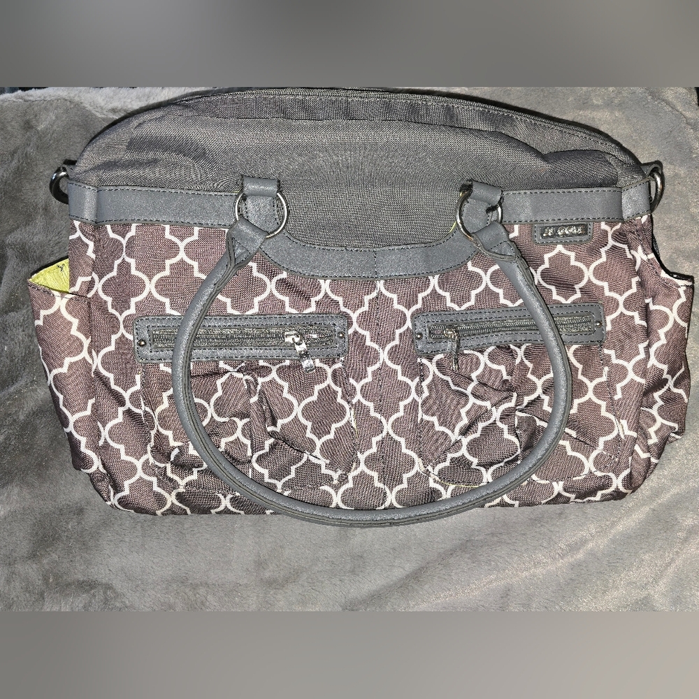 JJ‎ COLE Grey geometric pattern diaper bag w/ changing pad.